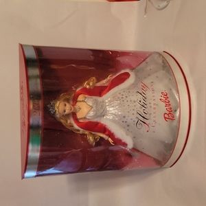 Hallmark 2001 Holiday Barbie